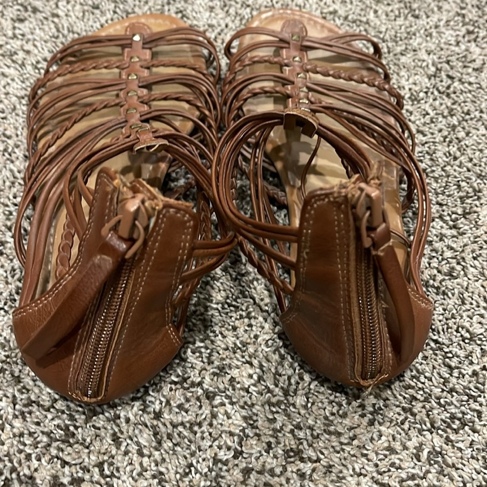 Brash Sandals - Picture 2 of 3